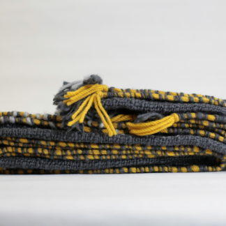 manta de lana merina artesanal tejida a mano